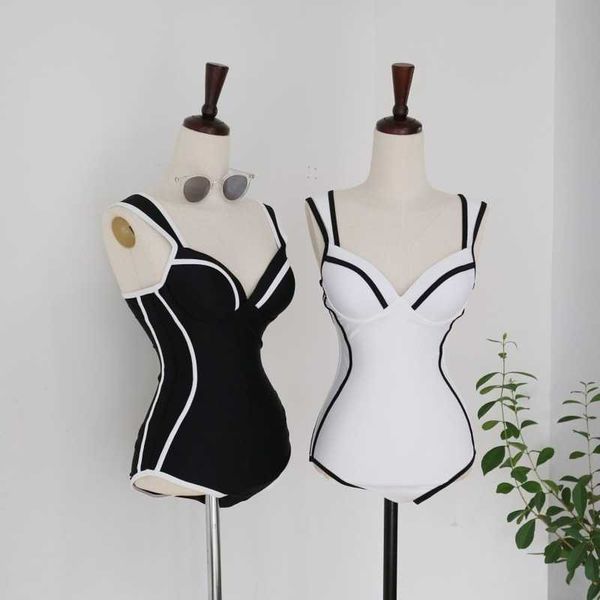 women's swimwear 2020 new one-piece swimsuit women korean temperament black and white spring swimwear j230506, White;black
women's swimwear 2020 new one-piece swimsuit women korean temperament black and white spring swimwear j230506, White;black
