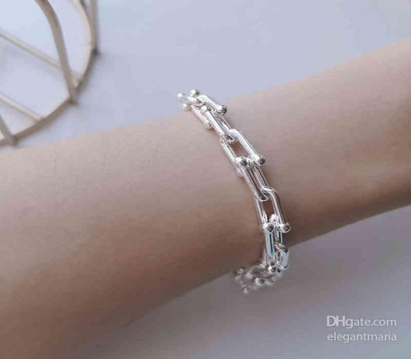 luxury designerbracelet bangle link chain thin thick ushaped love designer watches women men couple fashion designer watche qualit7323204, Black
luxury designerbracelet bangle link chain thin thick ushaped love designer watches women men couple fashion designer watche qualit7323204, Black