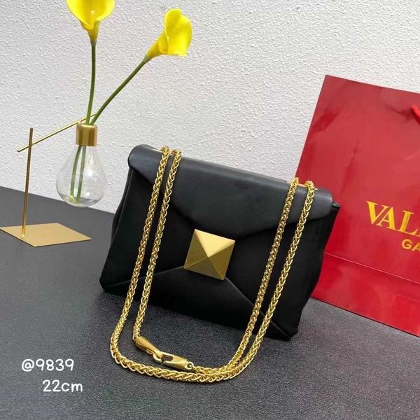multi compartment designer women bags luxurys valentions handbag rivet women's flip chain shoulder crossbody underarm a4uo
multi compartment designer women bags luxurys valentions handbag rivet women's flip chain shoulder crossbody underarm a4uo