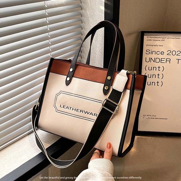 2023 luxurys designers bags women ss21 field totes leather nylon bag should leader handbag designer selling lady cross body chain coin purse
2023 luxurys designers bags women ss21 field totes leather nylon bag should leader handbag designer selling lady cross body chain coin purse