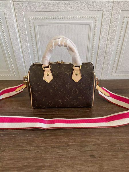 speedy 20cm m45957 luxurys designers fashion women shoulder bags handbag leather casual totes female cross body tote m45948 m41114 damier sh
speedy 20cm m45957 luxurys designers fashion women shoulder bags handbag leather casual totes female cross body tote m45948 m41114 damier sh