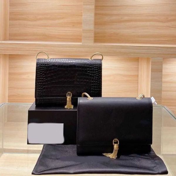 shoulder bags women designer bags messenger handbag classic tassel chain personality fashion underarm leather purses lady wallet 2100, Black;red
shoulder bags women designer bags messenger handbag classic tassel chain personality fashion underarm leather purses lady wallet 2100, Black;red