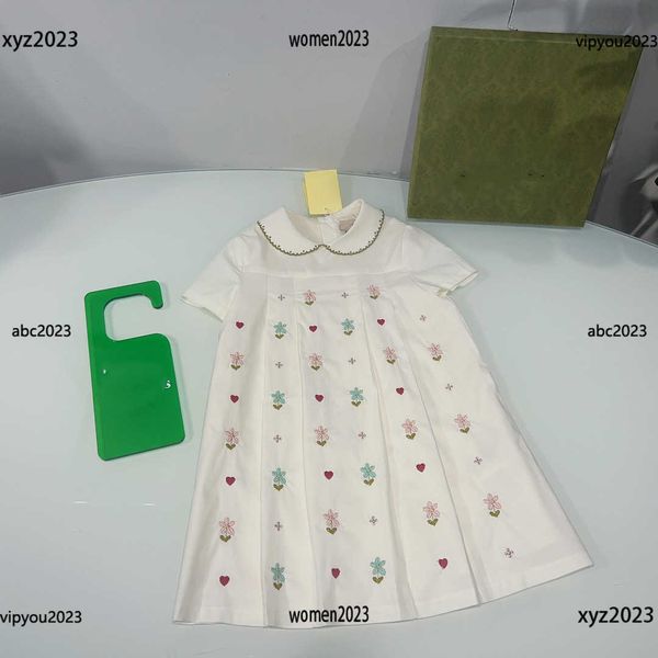 luxury designer baby clothes embroidered flowers kids skirt size 100-160 cm girl dress child summer lapel skirt new products, Red;yellow
luxury designer baby clothes embroidered flowers kids skirt size 100-160 cm girl dress child summer lapel skirt new products, Red;yellow