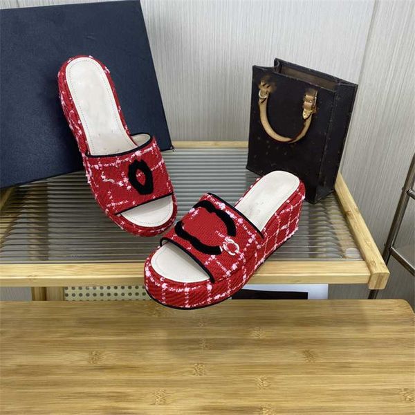 fashion slippers 2023 channel luxury design summer men's and women's flats thick soled leather rubber lettering logo casual cartoo, Black
fashion slippers 2023 channel luxury design summer men's and women's flats thick soled leather rubber lettering logo casual cartoo, Black