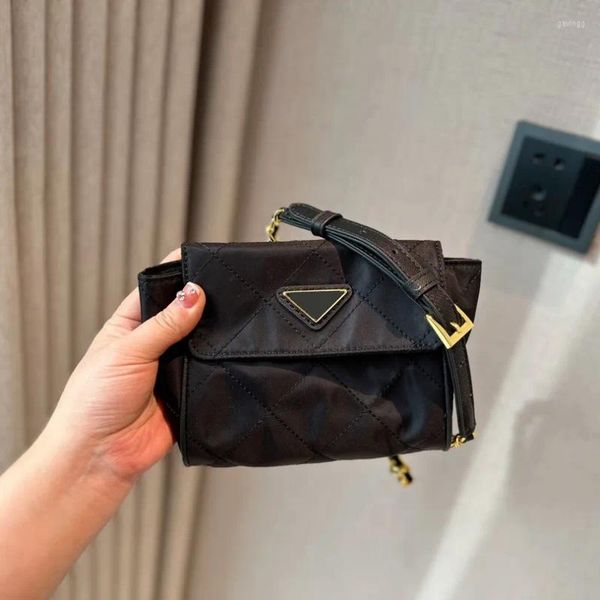 backpack style classic rhombus pattern middle ancient nylon underarm bag luxury designer bags fashion women men flip vagrant bagss cross
backpack style classic rhombus pattern middle ancient nylon underarm bag luxury designer bags fashion women men flip vagrant bagss cross
