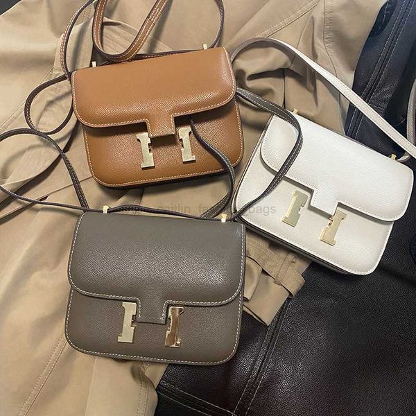2023 famous luxury designer women's handbag single shoulder bag classic fashion metal letter buckle handbag composite bag purse
2023 famous luxury designer women's handbag single shoulder bag classic fashion metal letter buckle handbag composite bag purse