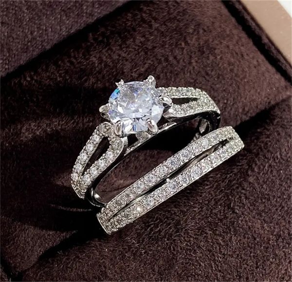 gorgeous 2-piece set of silver engagement rings - no box, Golden;silver 
gorgeous 2-piece set of silver engagement rings - no box, Golden;silver