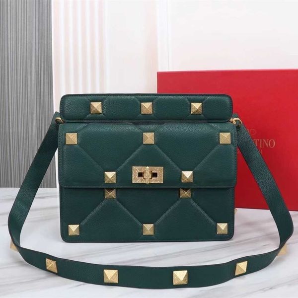 handbag metal luxurys designer women valentions women's bags rivet lychee cowhide portable shoulder crossbody fashionable underarm gps6
handbag metal luxurys designer women valentions women's bags rivet lychee cowhide portable shoulder crossbody fashionable underarm gps6