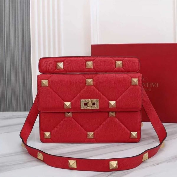 designer women women's bags luxurys valentions handbag metal rivet lychee cowhide portable shoulder crossbody fashionable underarm 2 4c
designer women women's bags luxurys valentions handbag metal rivet lychee cowhide portable shoulder crossbody fashionable underarm 2 4c
