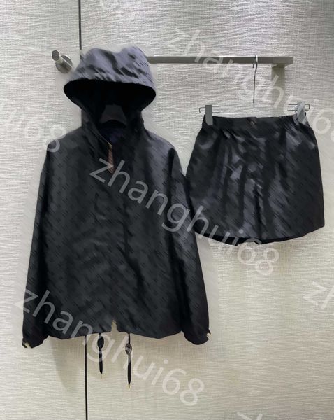 23ss womens designer clothing casual suit women tracksuit full letter jacquard hooded drawstring zipper jacket coat elastic waist shorts set, Gray
23ss womens designer clothing casual suit women tracksuit full letter jacquard hooded drawstring zipper jacket coat elastic waist shorts set, Gray