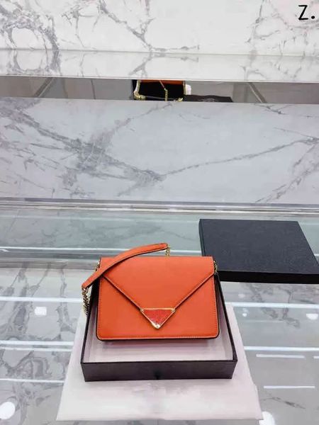 envelope leather shoulder bags famous style for young women ladies fashion brand handbags chains wallets 22072, Black;red
envelope leather shoulder bags famous style for young women ladies fashion brand handbags chains wallets 22072, Black;red