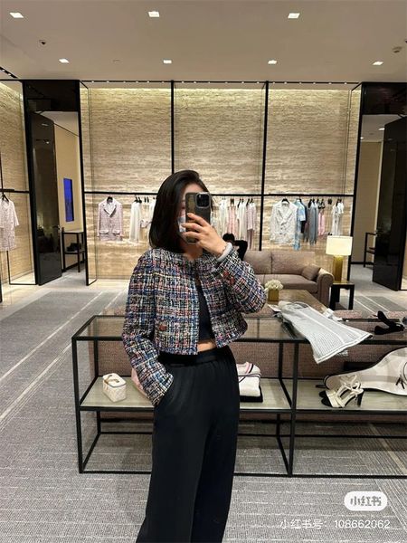 chan new 2023 women's brand jacket ootd fashion high-end autumn winter chains ccc tweed coat leisure spring camellia pattern coats card, Black;brown
chan new 2023 women's brand jacket ootd fashion high-end autumn winter chains ccc tweed coat leisure spring camellia pattern coats card, Black;brown