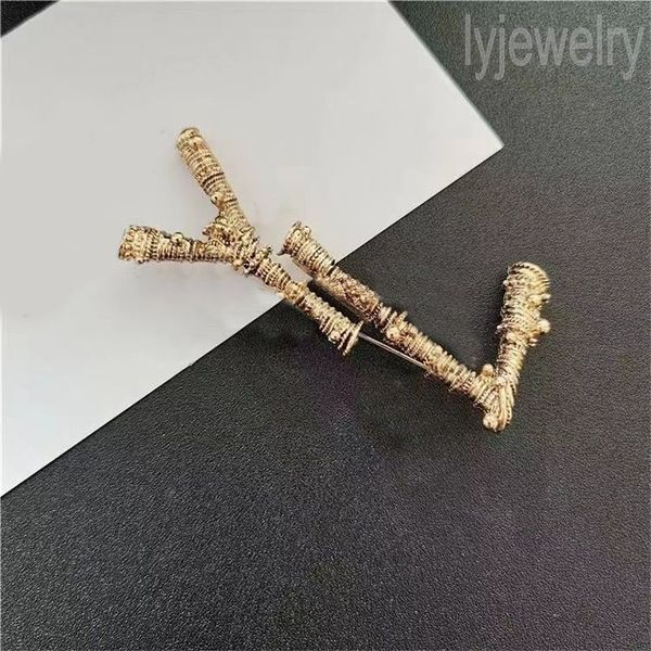 women brooches plated silver brass pin clothing designer women shiny luxuries fashion accessories letter broche gold plated trendy zb042 c23, Gray
women brooches plated silver brass pin clothing designer women shiny luxuries fashion accessories letter broche gold plated trendy zb042 c23, Gray