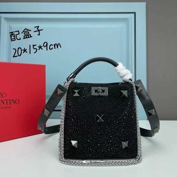 valentions crystal women handbag beauty bags designer luxurys super flash silver rivet handheld shoulder crossbody diamond chain mg8n
valentions crystal women handbag beauty bags designer luxurys super flash silver rivet handheld shoulder crossbody diamond chain mg8n