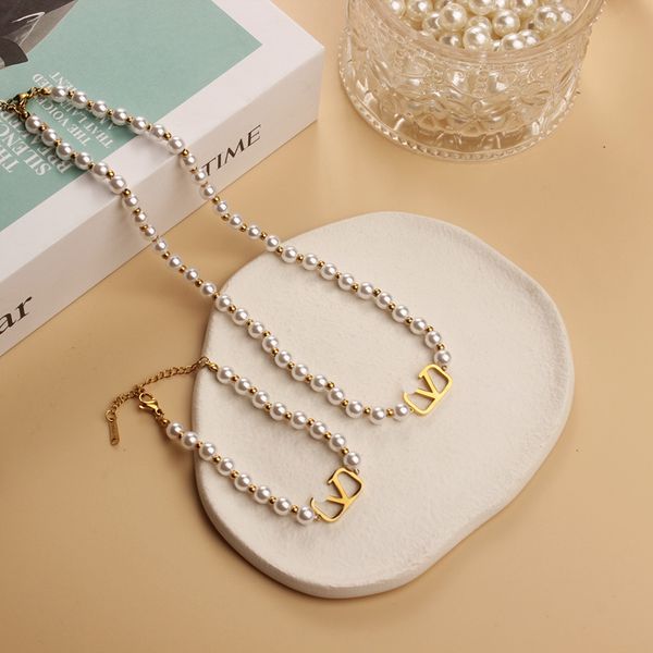 luxury design glass pearl v pendant necklace bracelet classic women gift jewelry, Silver
luxury design glass pearl v pendant necklace bracelet classic women gift jewelry, Silver