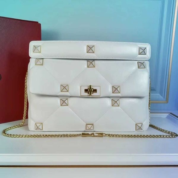 luxurys rivet designer women bags handbag medium chain shoulder backpack 3d diamond grid women's handheld crossbody x92x
luxurys rivet designer women bags handbag medium chain shoulder backpack 3d diamond grid women's handheld crossbody x92x