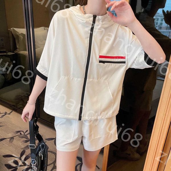 23ss women tracksuit casual suit womens designer clothing contrasting colors hooded zipper short sleeve jacket elastic waist shorts suit set, Gray
23ss women tracksuit casual suit womens designer clothing contrasting colors hooded zipper short sleeve jacket elastic waist shorts suit set, Gray