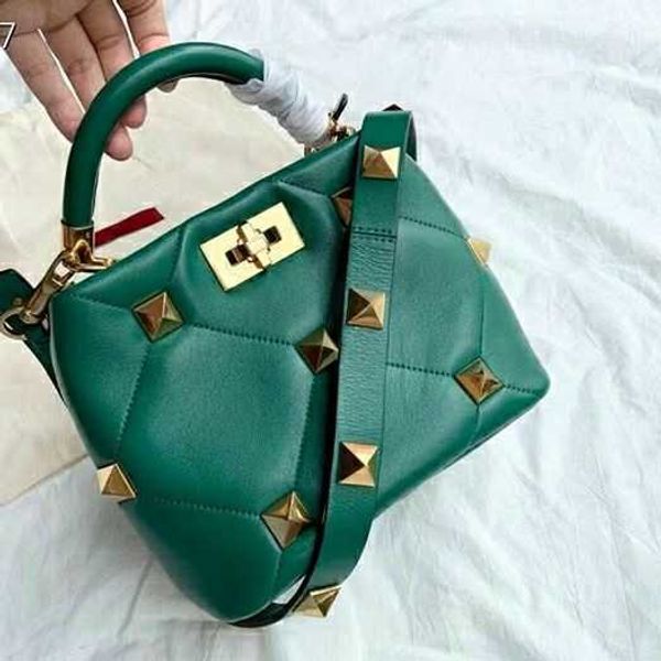 luxurys handbag women bags quilted color designer stitching outline diamond pattern portable shoulder women's chain chn6
luxurys handbag women bags quilted color designer stitching outline diamond pattern portable shoulder women's chain chn6