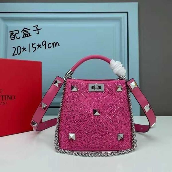 designer women bags crystal luxurys valentions handbag beauty super flash silver rivet handheld shoulder crossbody diamond chain o32z
designer women bags crystal luxurys valentions handbag beauty super flash silver rivet handheld shoulder crossbody diamond chain o32z
