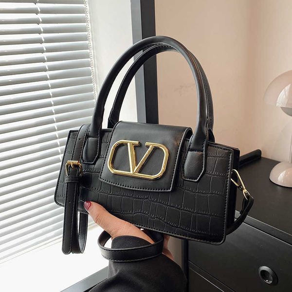 2023 fashion handbag versatile shoulder new simple women's temperament crocodile hand carrying underarm bag
2023 fashion handbag versatile shoulder new simple women's temperament crocodile hand carrying underarm bag