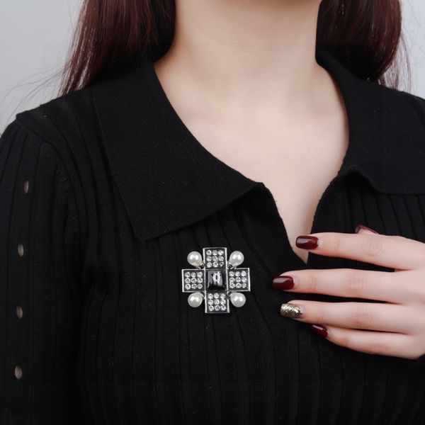 designer geometric brooches pins brooches fashion ccity womens mens accessories channel pin dress pins for lady fashion jewelry luxury vint, Gray
designer geometric brooches pins brooches fashion ccity womens mens accessories channel pin dress pins for lady fashion jewelry luxury vint, Gray