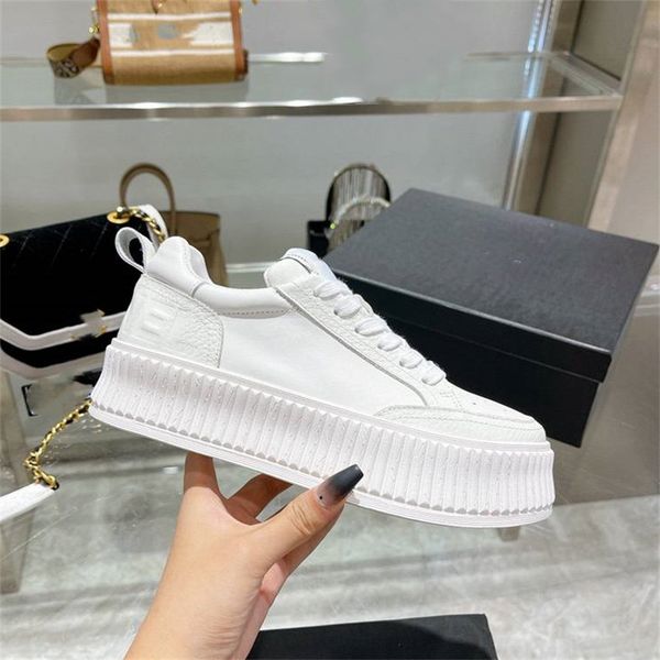 luxury design bowling shoes channel 2023 fashionable men and women leather canvas letter logo casual outdoor sports running shoes 01-011
luxury design bowling shoes channel 2023 fashionable men and women leather canvas letter logo casual outdoor sports running shoes 01-011
