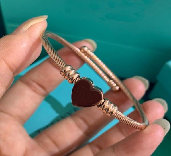 luxurys designers cuffs bangle bracelets designer bracelet luxury jewelry couple style for women wedding accessories good nice7073154, Black
luxurys designers cuffs bangle bracelets designer bracelet luxury jewelry couple style for women wedding accessories good nice7073154, Black