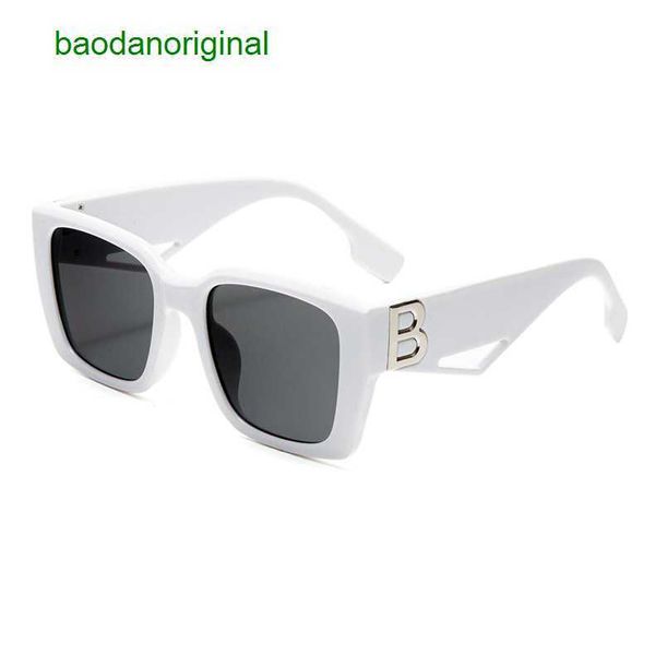 burbrerys designer sunglasses new fashion trend men's and women's sunglasses personalized letter decorative glasses box pc frame 8, White;black
burbrerys designer sunglasses new fashion trend men's and women's sunglasses personalized letter decorative glasses box pc frame 8, White;black