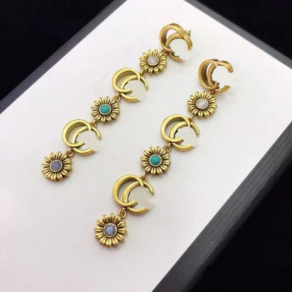 luxury designer brand long letter stud earring elegant chrysanthemum women double letter earring wedding party jewerlry accessories high qua, Golden;silver
luxury designer brand long letter stud earring elegant chrysanthemum women double letter earring wedding party jewerlry accessories high qua, Golden;silver