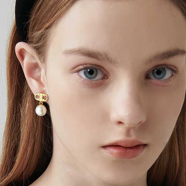 other fashion accessories joyau classic replica triumphal arch pearl ear studs ear clip plated with 18k gold, elegant and luxury celi earrin, Golden
other fashion accessories joyau classic replica triumphal arch pearl ear studs ear clip plated with 18k gold, elegant and luxury celi earrin, Golden