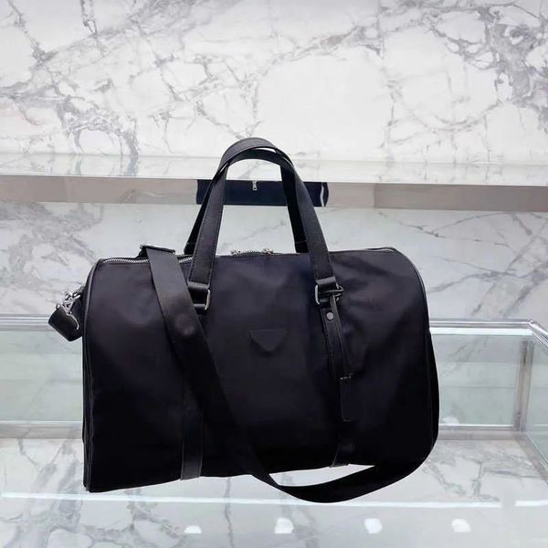designer duffel bag travel bags large capacity boarding bag portable diagonal luggage elegant boston fitness handbag 22000, Black;red
designer duffel bag travel bags large capacity boarding bag portable diagonal luggage elegant boston fitness handbag 22000, Black;red