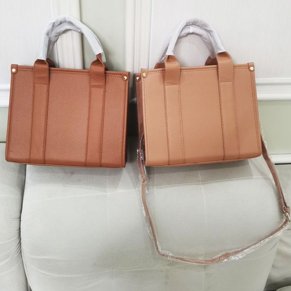 luxury designer handbag women the tote bag pu leather crossbody bag for women shoulder bags large capacity travel shopper bag
luxury designer handbag women the tote bag pu leather crossbody bag for women shoulder bags large capacity travel shopper bag