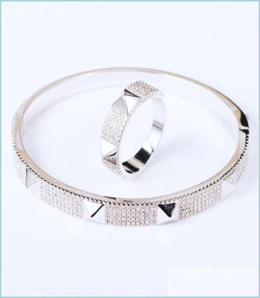 bangle jewelry fashion exaggeration classic geometry micro inlaid zirconia bracelet ring set womens gift drop delivery 2022 bracel6048869, Black
bangle jewelry fashion exaggeration classic geometry micro inlaid zirconia bracelet ring set womens gift drop delivery 2022 bracel6048869, Black