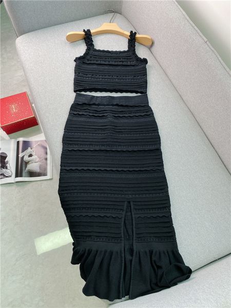 two piece dress black french high waist ruffled knitted suspenders skirt suit women 2023 summer slim 230506, White
two piece dress black french high waist ruffled knitted suspenders skirt suit women 2023 summer slim 230506, White