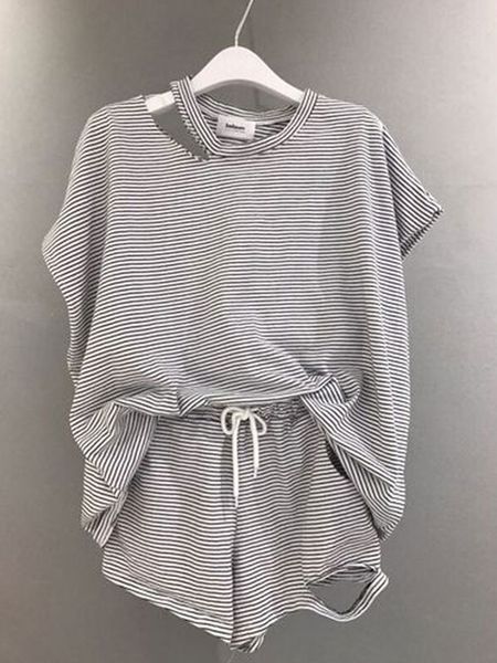 women's tracksuits 2023 summer korean woman sets striped tshirt ripped wideleg shorts casual loose sports suit fashion outfits 230506, Gray
women's tracksuits 2023 summer korean woman sets striped tshirt ripped wideleg shorts casual loose sports suit fashion outfits 230506, Gray