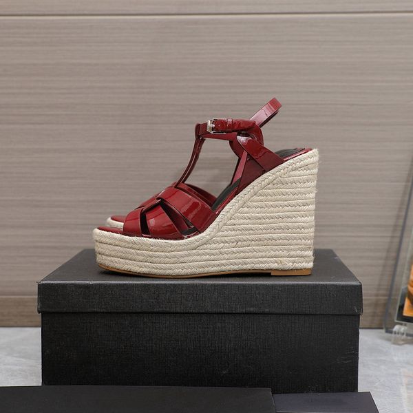 women's sandals summer 2023 fashion women designer ladies chain simple comfortable slippers outdoor slipsole dress shoes, Black
women's sandals summer 2023 fashion women designer ladies chain simple comfortable slippers outdoor slipsole dress shoes, Black