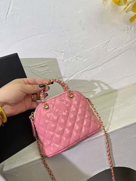 new crossbody bag wallet, handbag, sealed folding gift box packaging, fashionable lacquer skin shell bag, heavy metal handle,
new crossbody bag wallet, handbag, sealed folding gift box packaging, fashionable lacquer skin shell bag, heavy metal handle,