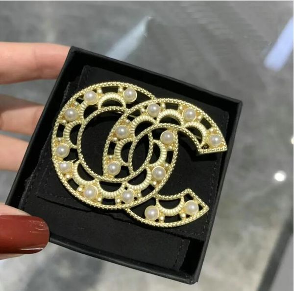 20style luxury brand desinger brooch women rhinestone pearl letter brooches suit pin fashion jewelry clothing decoration accessoriesy, Gray
20style luxury brand desinger brooch women rhinestone pearl letter brooches suit pin fashion jewelry clothing decoration accessoriesy, Gray