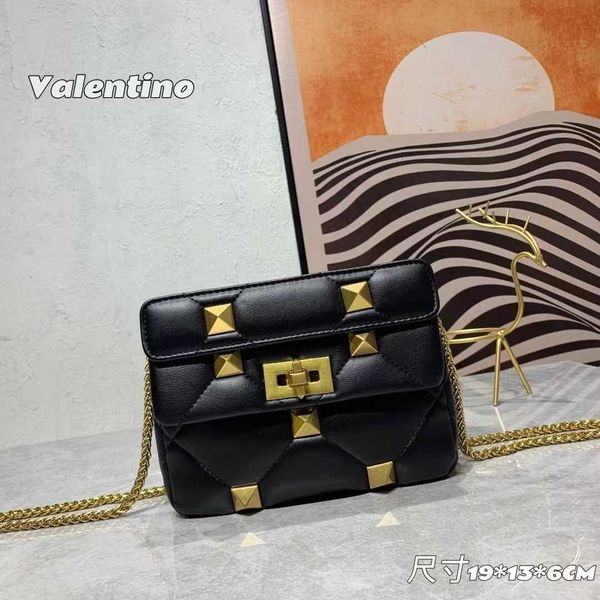 luxurys rivet designer punk handbag bags portable shoulder crossbody new chain 8 m75v
luxurys rivet designer punk handbag bags portable shoulder crossbody new chain 8 m75v