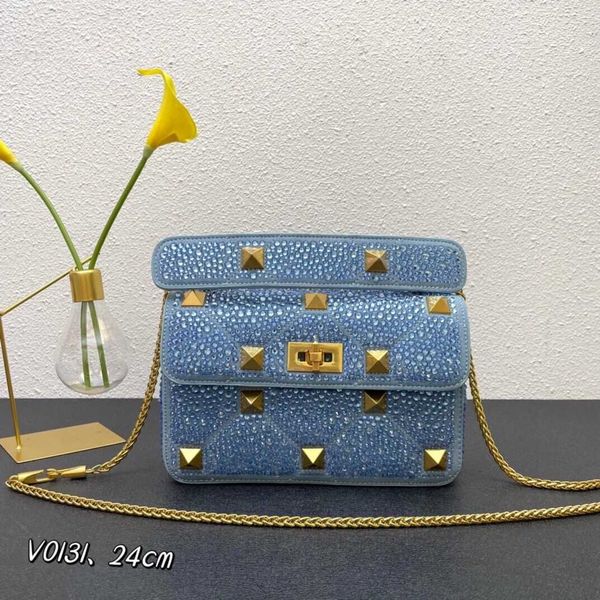 crystal bags luxury classic lady's designer new shiny valentinoz rivet women handbag diamond embedding fashion handheld shoulder crossb
crystal bags luxury classic lady's designer new shiny valentinoz rivet women handbag diamond embedding fashion handheld shoulder crossb