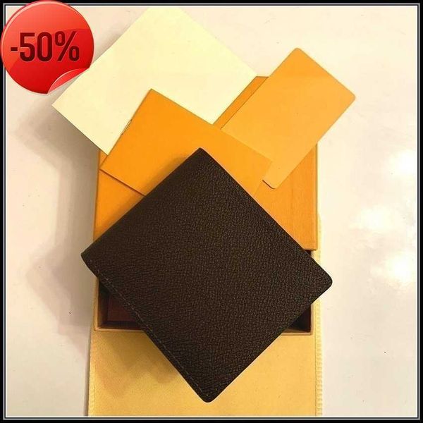 2022 designers paris plaid style high-end mens wallet credit card holder purse men wallets luxury l billfold handbags purses with box dust, Red;black
2022 designers paris plaid style high-end mens wallet credit card holder purse men wallets luxury l billfold handbags purses with box dust, Red;black