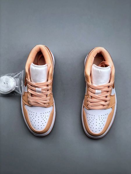 2023 evokes a springtime aesthetic basketball shoes on the jumpman 1 1s low sunset haze white bright citrus men women exclusive designer sne
2023 evokes a springtime aesthetic basketball shoes on the jumpman 1 1s low sunset haze white bright citrus men women exclusive designer sne
