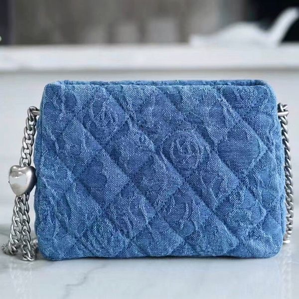 10a luxury tote bag designer women's shoulder bag spring and summer fashion denim love buckle chain bag purse with original factory gif
10a luxury tote bag designer women's shoulder bag spring and summer fashion denim love buckle chain bag purse with original factory gif