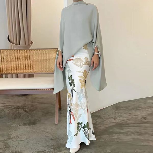 two piece dress fashion fishtail skirt outfit casual batwing sleeve slim 2pc sets elegant print half turtleneck and long suits 230506, White
two piece dress fashion fishtail skirt outfit casual batwing sleeve slim 2pc sets elegant print half turtleneck and long suits 230506, White