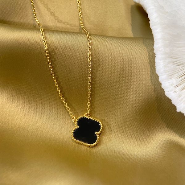 luxury four leaf clover woman pendant necklaces designer van necklace internet celebrity fashion jewelry women party chokers necklace 18, Silver
luxury four leaf clover woman pendant necklaces designer van necklace internet celebrity fashion jewelry women party chokers necklace 18, Silver