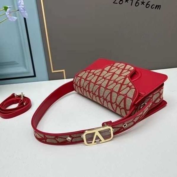 luxurys fashion designer valentiones handbag women printed bags canvas cowhide lightweight stylish underarm women's portable shoulder c
luxurys fashion designer valentiones handbag women printed bags canvas cowhide lightweight stylish underarm women's portable shoulder c