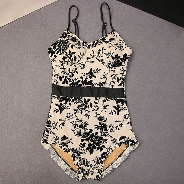 women's swimwear one-piece swimsuit woman 2023 new fashion lace swimwear vintage print bikini summer beach wear bikinis j230506, White;black
women's swimwear one-piece swimsuit woman 2023 new fashion lace swimwear vintage print bikini summer beach wear bikinis j230506, White;black
