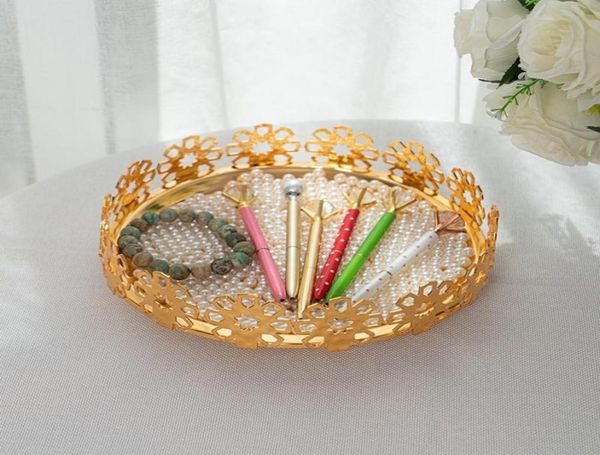 jewelry pouches bags metal tray decoration simple plate golden round living room snack storage1590723, Pink;blue
jewelry pouches bags metal tray decoration simple plate golden round living room snack storage1590723, Pink;blue