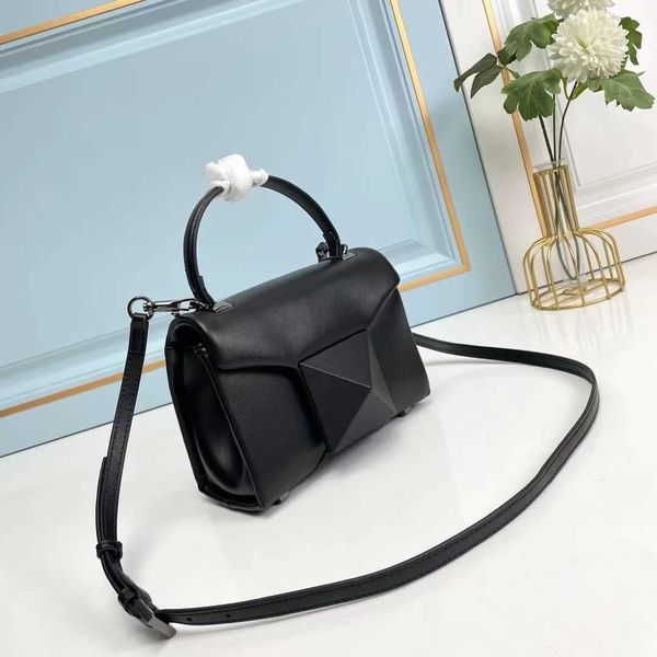 luxurys style designer bags show handbag big rivet women's flip shoulder crossbody heg3
luxurys style designer bags show handbag big rivet women's flip shoulder crossbody heg3