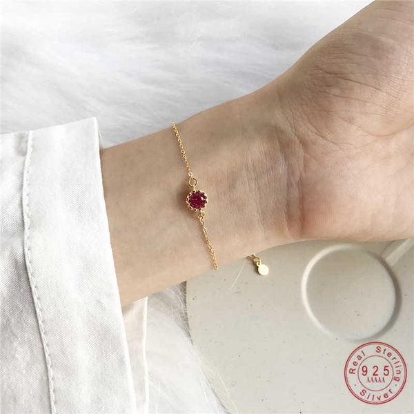 charm bracelets korean 925 sterling silver simple geometric rose red zircon thin bracelet for women fashion jewelry aa230506, Golden;silver
charm bracelets korean 925 sterling silver simple geometric rose red zircon thin bracelet for women fashion jewelry aa230506, Golden;silver
